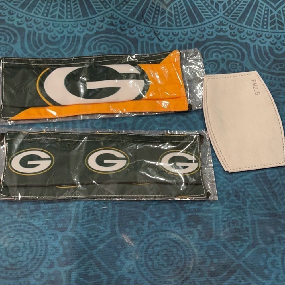 6/$20 New set/2 Green Bay Packers face masks